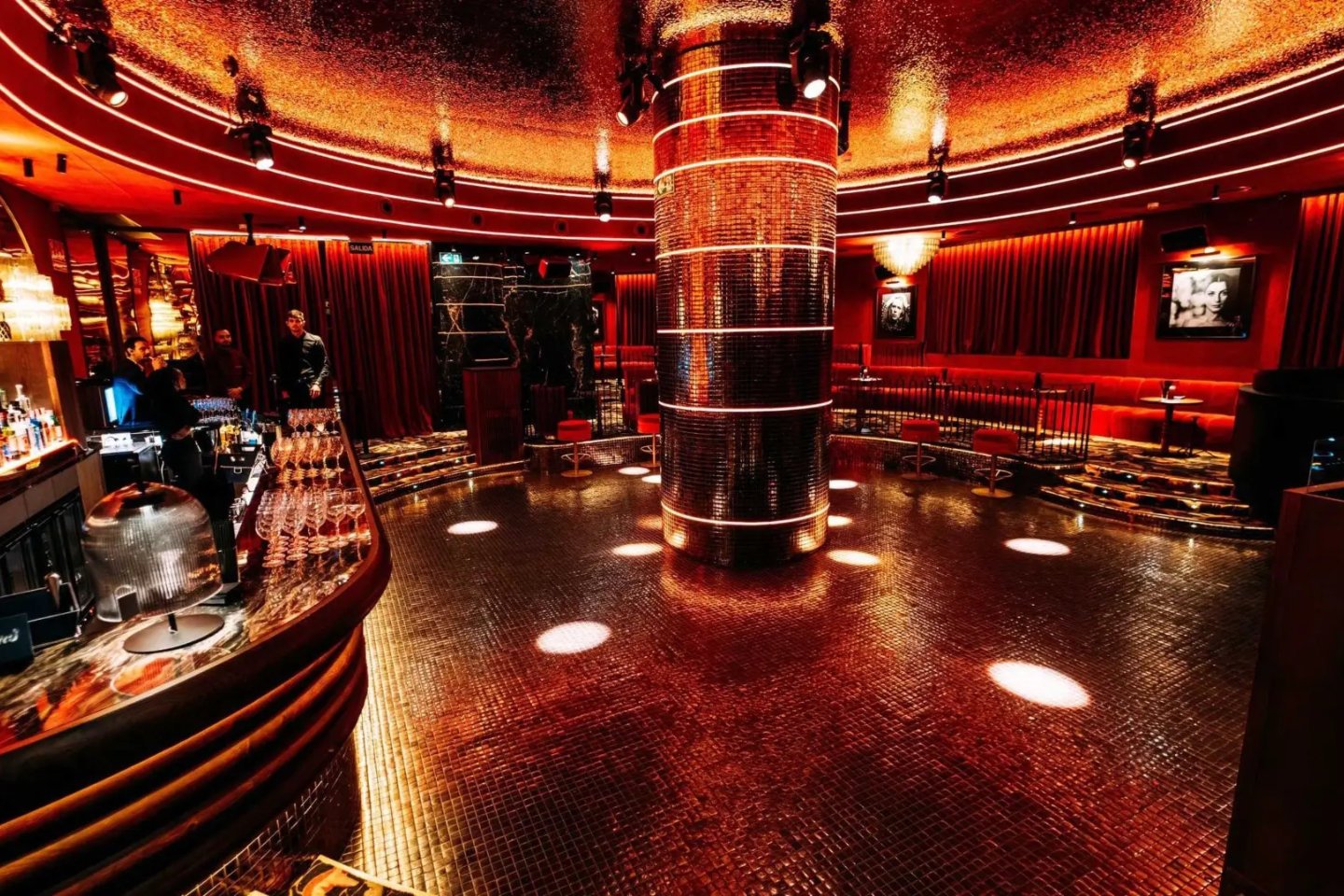 07 Discoteca BONDED CLUB